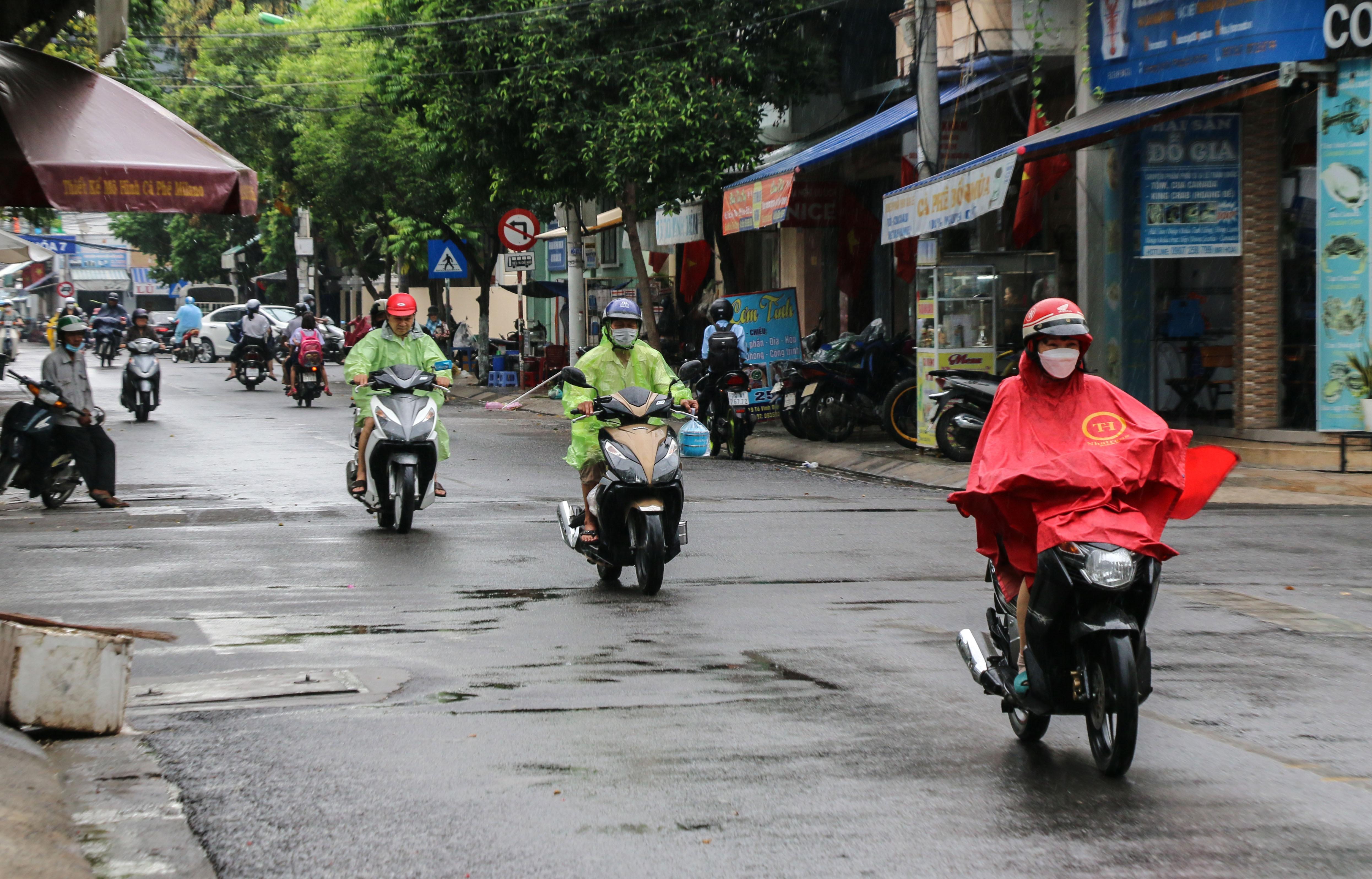 du lịch 30/4 ảnh 3 Nha Trang xuất hiện mưa sáng 29/4. Ảnh: X. Hoát.