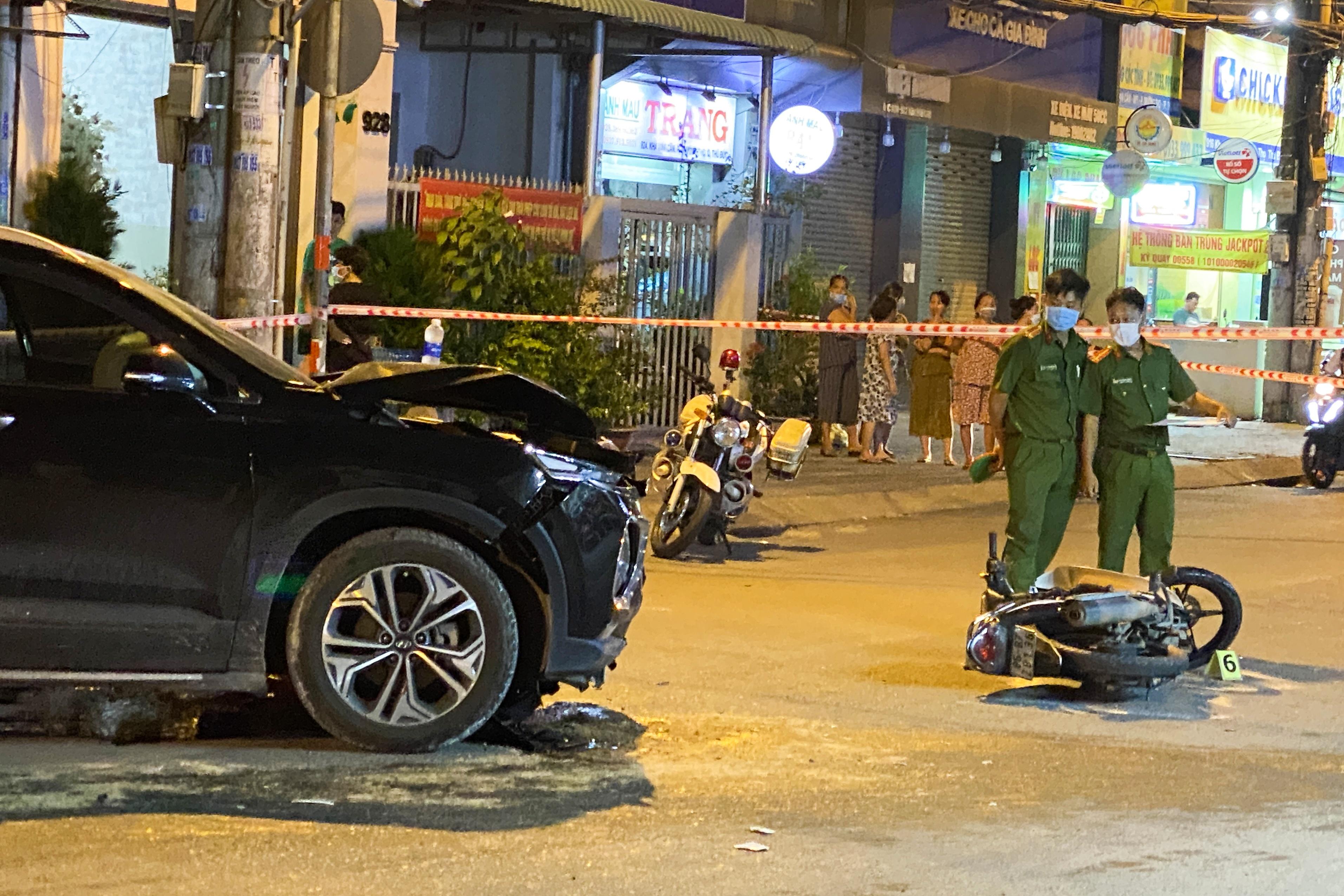 ôtô tông nhiều xe máy ảnh 1 oto tong nhieu xe may anh 1