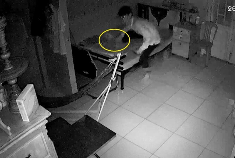 tên trộm lẻn vào nhà ảnh 1 ten trom len vao nha anh 1