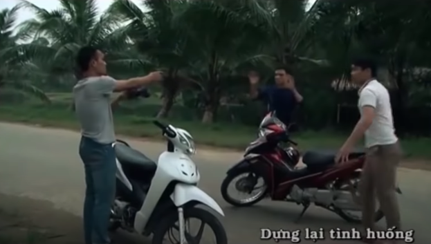 Hành trình phá án: Cuộc đấu súng trong rừng với kẻ tống tiền 1,7 tỷ - 9 Hành trình phá án: Cuộc đấu súng trong rừng với kẻ tống tiền 1,7 tỷ - 9