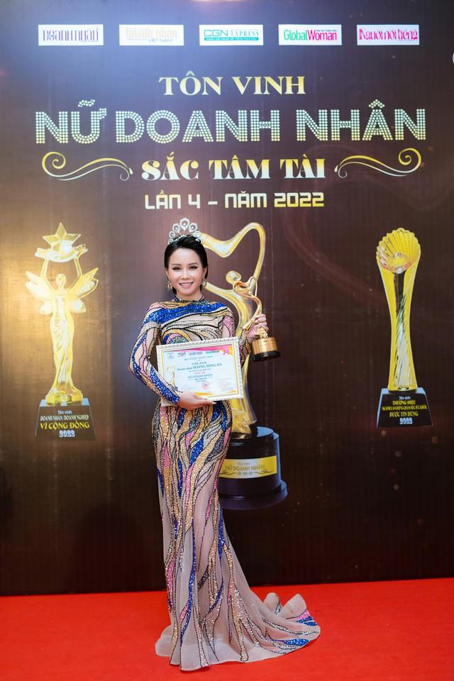 CEO Hoàng Song Hà vinh dự đạt Top 10 Nữ doanh nhân Sắc Tâm Tài 2022 - Ảnh 1.