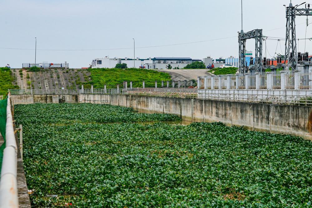 Ảnh: Hà Nội cứ mưa là ngập, trạm bơm nghìn tỷ hoạt động ra sao? - Ảnh 11.