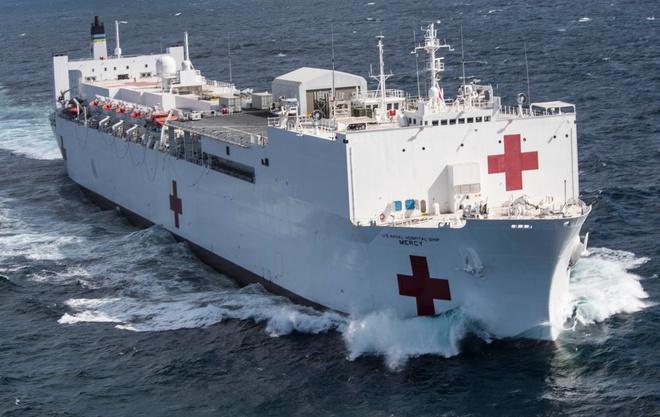 USNS Mercy anh 1
