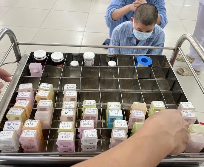 Bộ Y tế yêu cầu không để xảy ra thiếu thuốc, vật tư y tế phục vụ khám, chữa bệnh.
