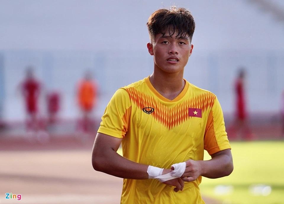 BLV Quang Huy cho rằng đẩy ồ ạt cầu thủ U23 lên đá V.League chưa chắc tốt. Ảnh: Ngọc Lê.