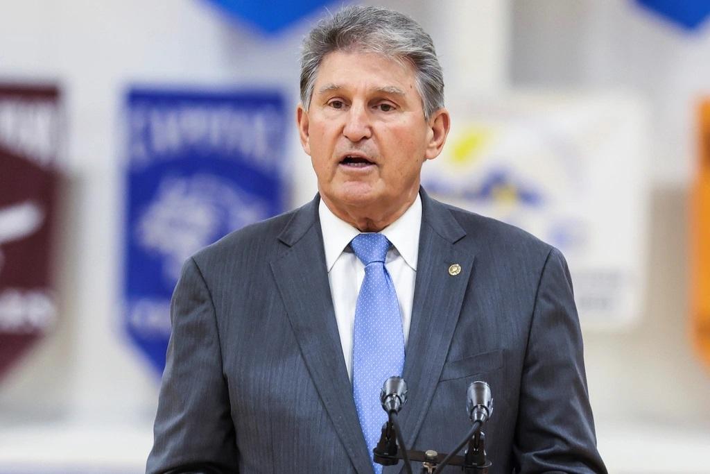 Thượng nghị sĩ Joe Manchin. Ảnh: Reuters.