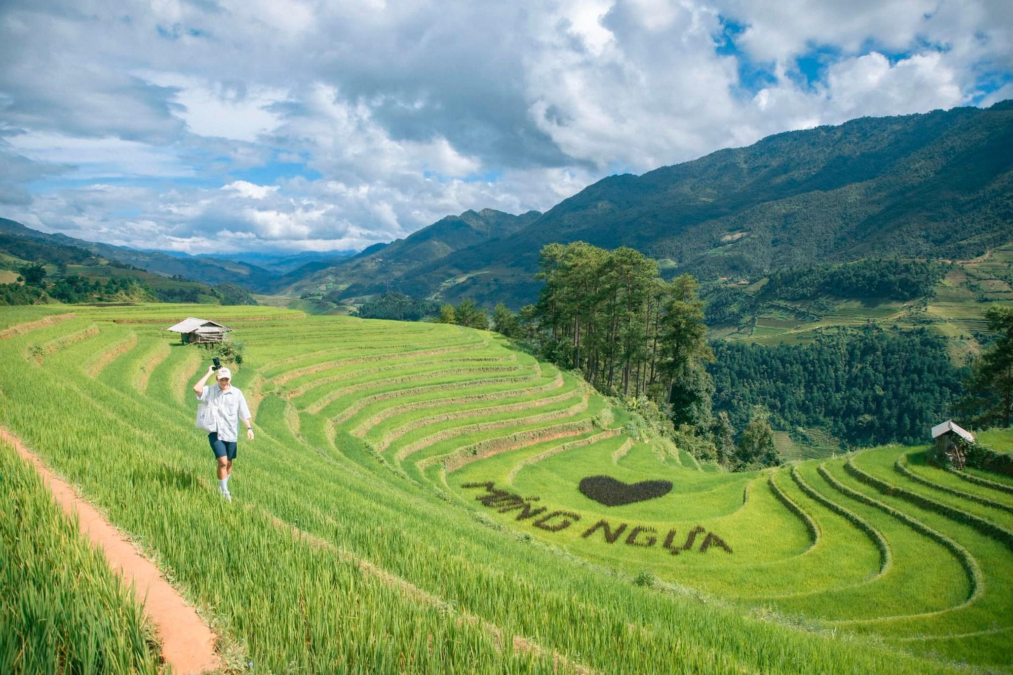 Lúa Tây Bắc chín rồi, ghim ngay địa điểm leo núi đẹp nhất để không trễ hẹn mùa vàng năm nay - Ảnh 6.