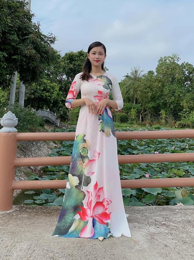 Áo dài Vân Oanh: Tà áo dài của thời hiện đại - Ảnh 1.