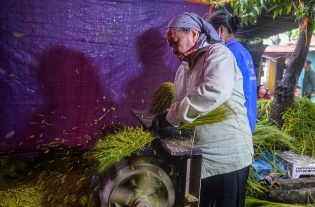 Hà Nội: Làng cốm Mễ Trì tất bật vào vụ lớn nhất trong năm - Ảnh 7.