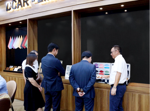 DCar khai trương Thế Giới Limousine với quy mô lớn bậc nhất miền Bắc - Ảnh 1.