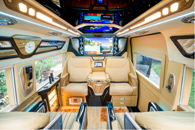 DCar khai trương Thế Giới Limousine với quy mô lớn bậc nhất miền Bắc - Ảnh 4.