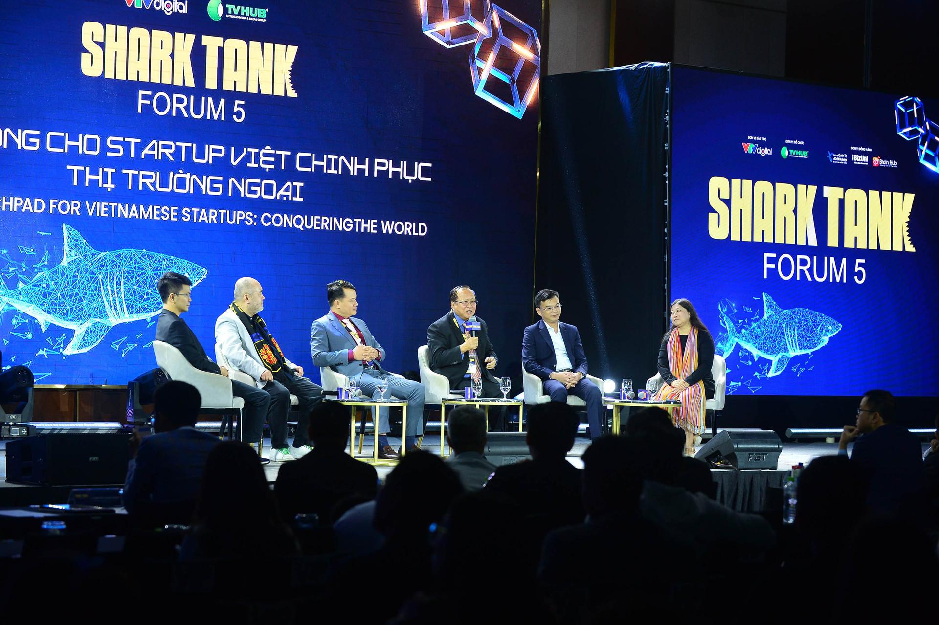 Startup Việt chinh phục xứ người: Shark Hùng Anh khuyên "đánh" thẳng thị trường Âu Mỹ, GS Hà Tôn Vinh nói Viettel "Lào tiến" vẫn thành công - Ảnh 1.