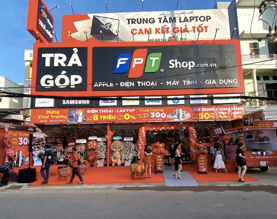 FPT Shop sẽ bán thêm xe máy, xe đạp, phụ tùng, bảo dưỡng và sửa chữa mô tô bên cạnh đồng hồ, đồ gia dụng... - Ảnh 1.