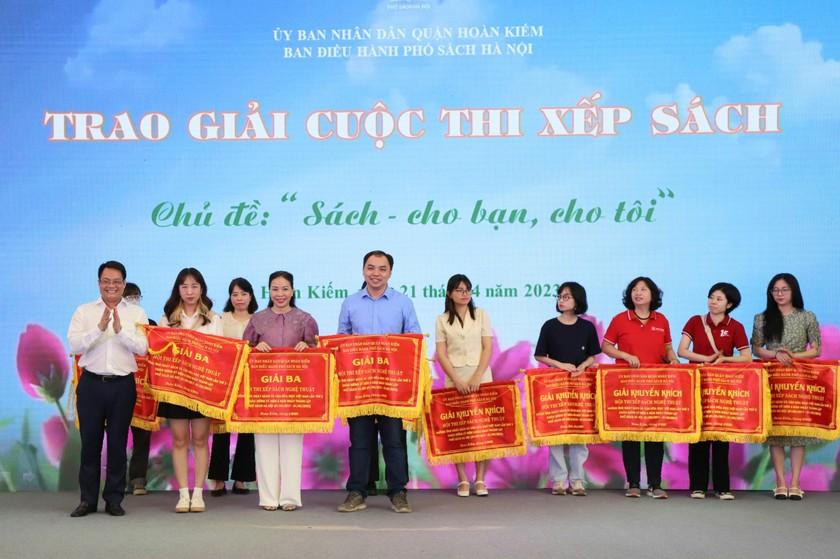 Khai mạc sự kiện “Sách cho bạn, cho tôi” ảnh 2