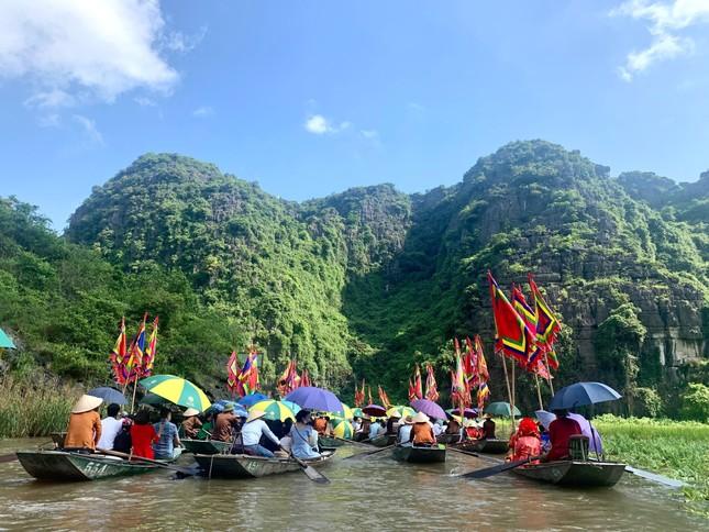 Du khách Hàn Quốc, Trung Quốc đến Việt Nam tăng mạnh - Ảnh 2.