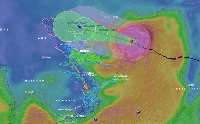Bão Talim giật cấp 15, tiến vào vịnh Bắc Bộ trong đêm nay - Ảnh 1.