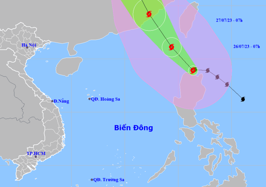 Bão Doksuri giật trên cấp 17 sắp vào Biển Đông, sóng biển cao 5-7 m - Ảnh 1.