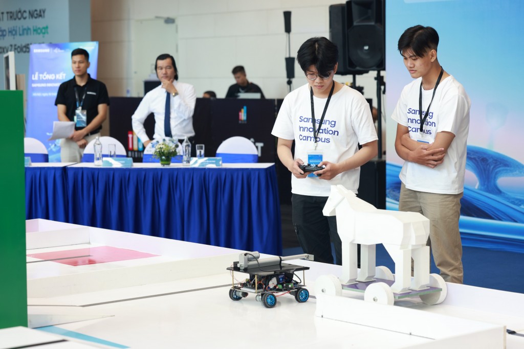 Các đội thi tham gia thi đấu Robocon trong  khuôn khổ chương trình SIC 2022 -2023