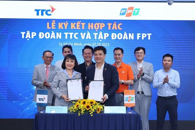 Lễ ký kết hợp tác giữa Tập đoàn TTC và Tập đoàn FPT - Ảnh 1.