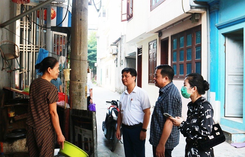 Đoàn công tác kiểm tra hoạt động phòng, chống dịch sốt xuất huyết trên địa bàn huyện Chương Mỹ.