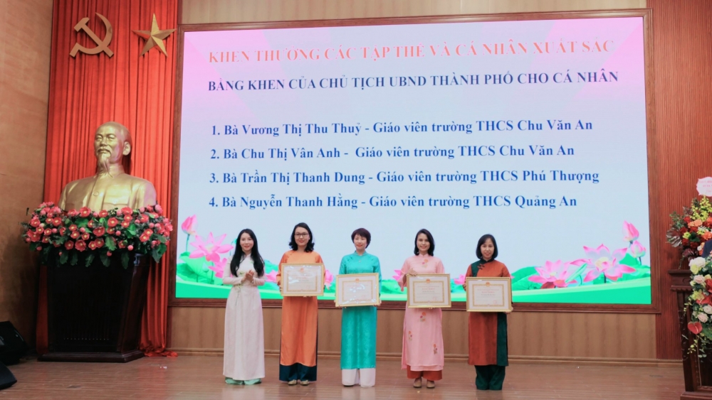 Tuyên dương nhà giáo quận Tây Hồ