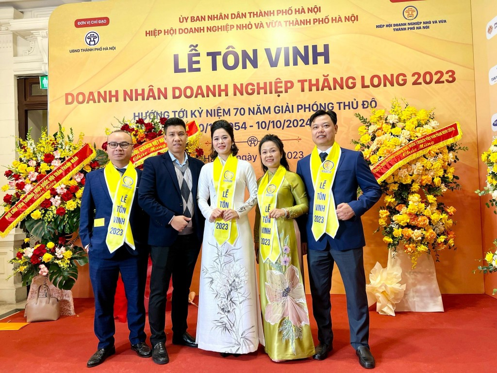 CEO 8X hai năm liền được vinh danh doanh nhân tiêu biểu