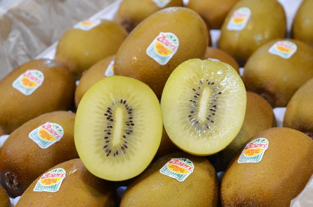 Kiwi Zespri được vinh danh Top 10 thương hiệu nổi tiếng hàng đầu Việt Nam năm 2023 - Ảnh 1.