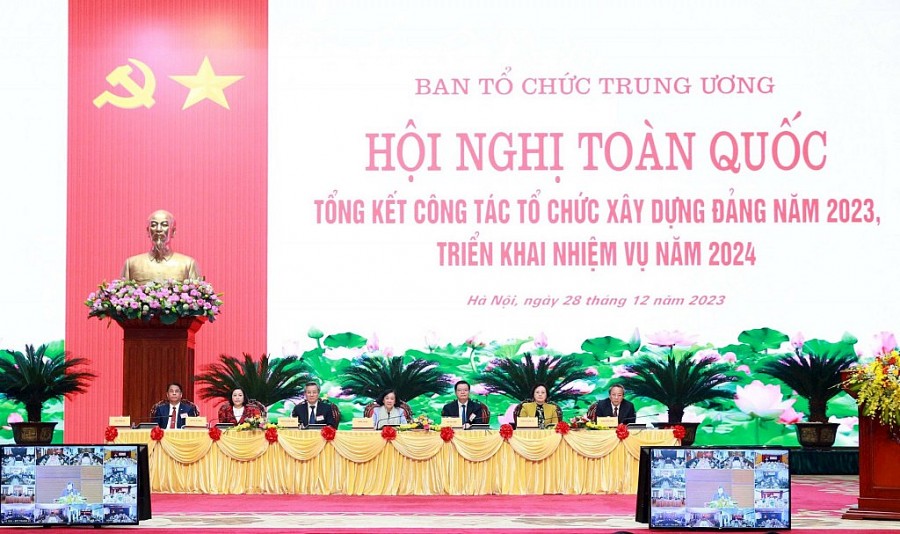 Lựa chọn những vấn đề mới, tạo đột phá trong thực thi công vụ