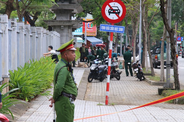 Đà Nẵng: Phong toả Trường Phan Châu Trinh do có vật thể "lạ"- Ảnh 1.