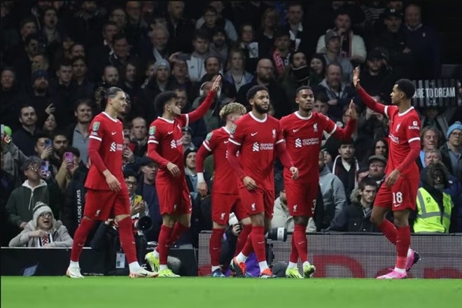 Liverpool vào chung kết Carabao Cup với Chelsea