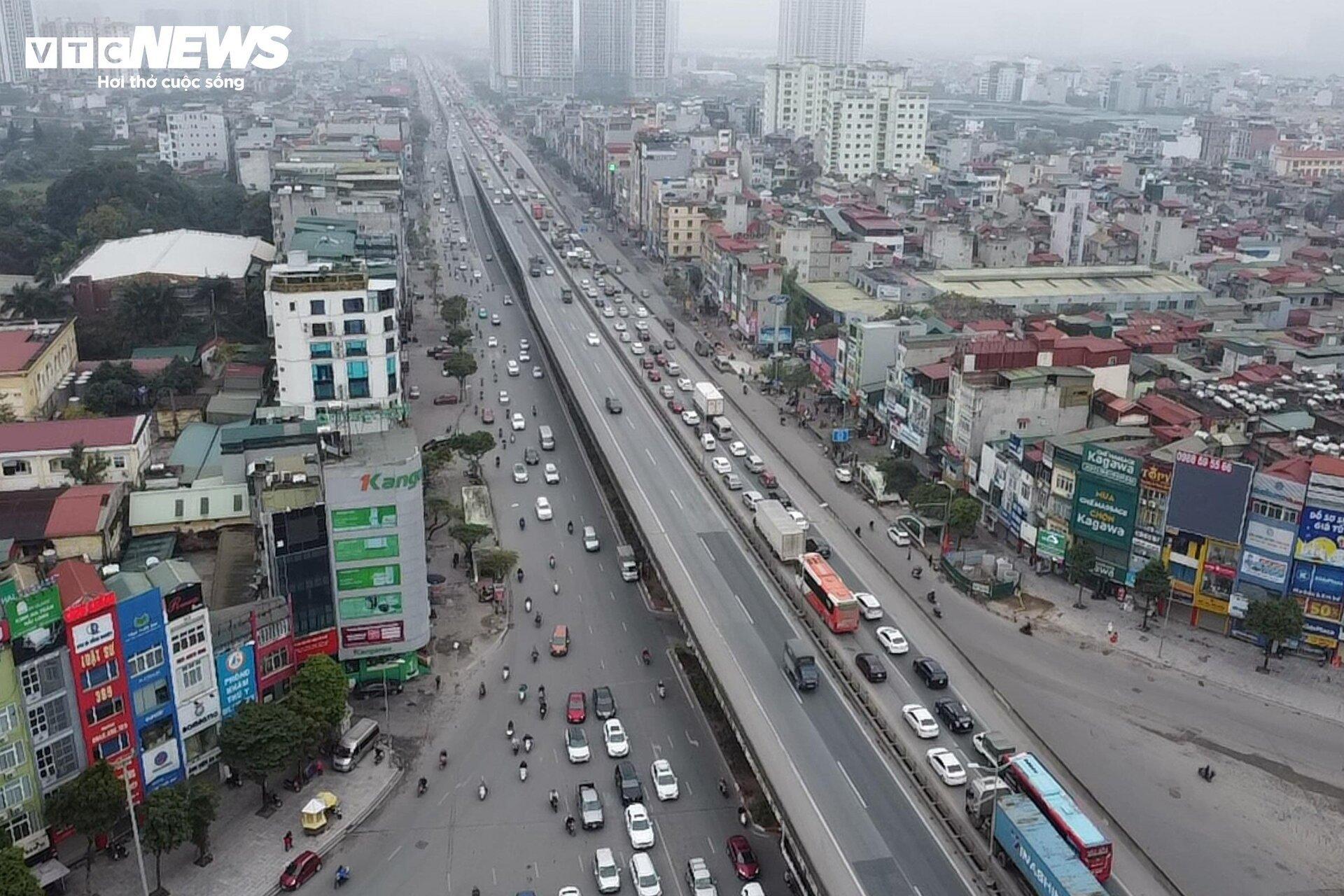 Người dân đổ về quê ăn Tết, đường Vành đai 3 ùn tắc kéo dài 6km- Ảnh 4.