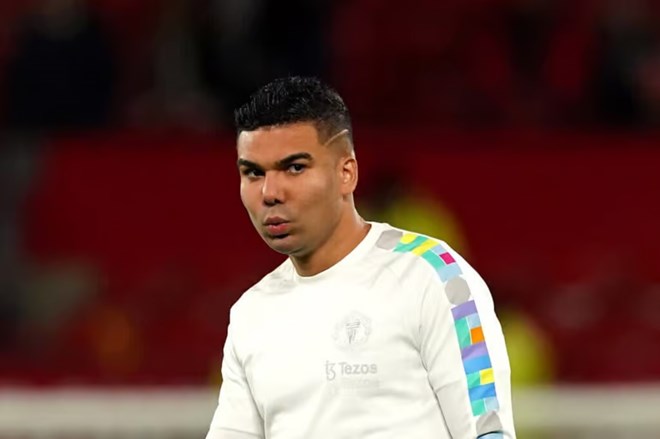 Casemiro cần chấn chỉnh lại nếu không sẽ khiến cả đội trả giá đắt. Ảnh: The Athletic