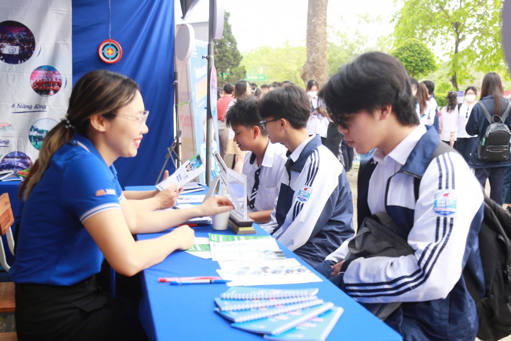 Nhiều cơ hội việc làm cho sinh viên ngành Luật