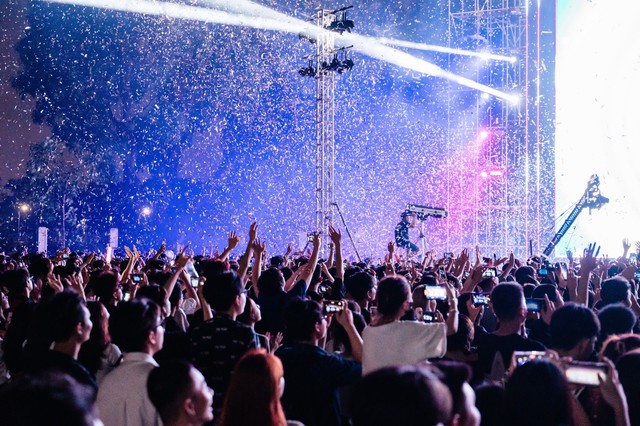 Dàn nghệ sĩ hot và 15.000 khán giả quẩy đục Đại Nam Uni music Festival - Ảnh 4.