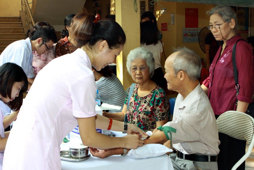 Người cao tuổi cần được thụ hưởng sự chăm sóc về vật chất, sức khỏe, tinh thần sau quãng đời cống hiến và lao động. (Ảnh minh họa - Nguồn: VGP)