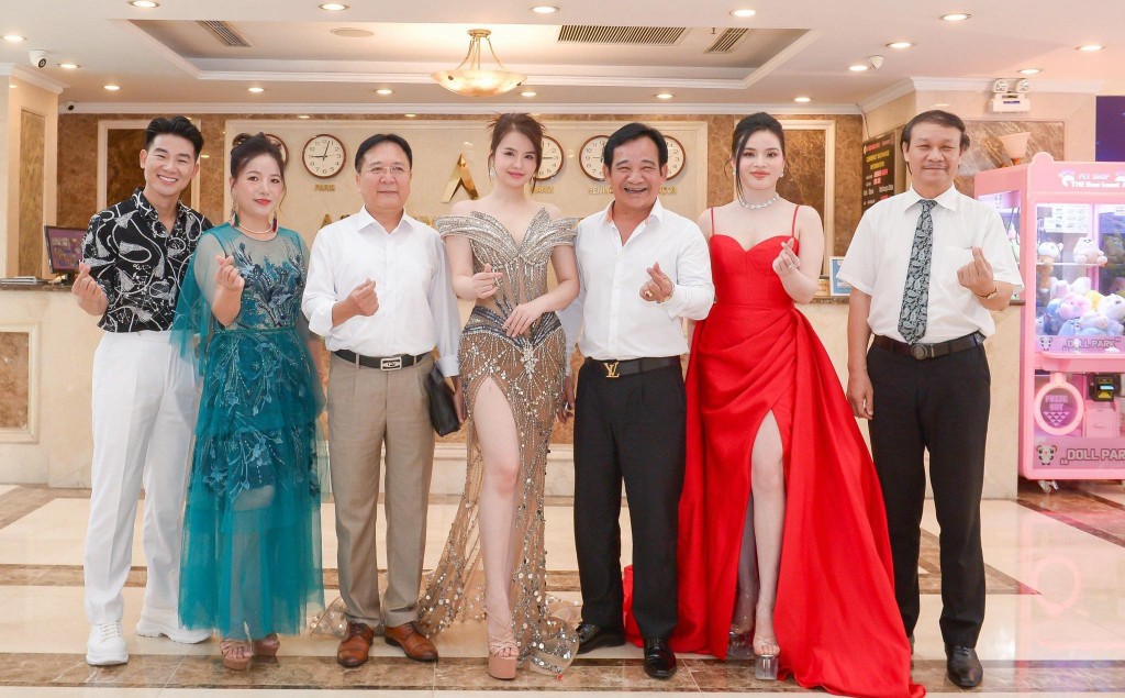 30 thí sinh Mrs Earth Vietnam về ngôi nhà chung