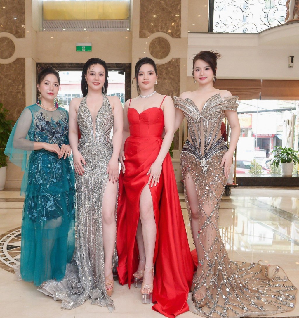 30 thí sinh Mrs Earth Vietnam về ngôi nhà chung