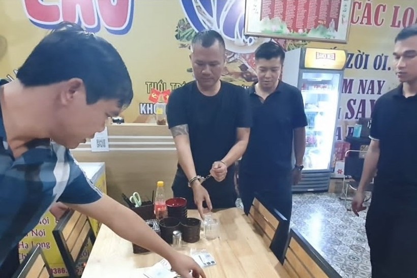 Cơ quan CSĐT khám xét nơi làm việc của Nguyễn Quang Huy.