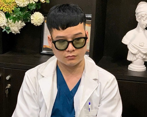 Bác sĩ rởm tự xưng Võ Minh Thanh đã khám bệnh trái phép cho một số người. Ảnh: Thanh Tuấn
