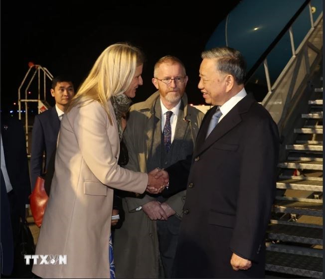 Tổng Bí thư, Chủ tịch nước bắt đầu thăm Ireland