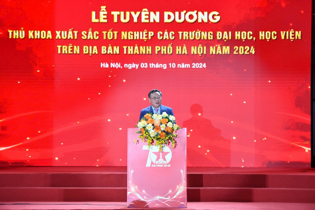 Vinh danh Thủ khoa xuất sắc tốt nghiệp trên địa bàn Thủ đô