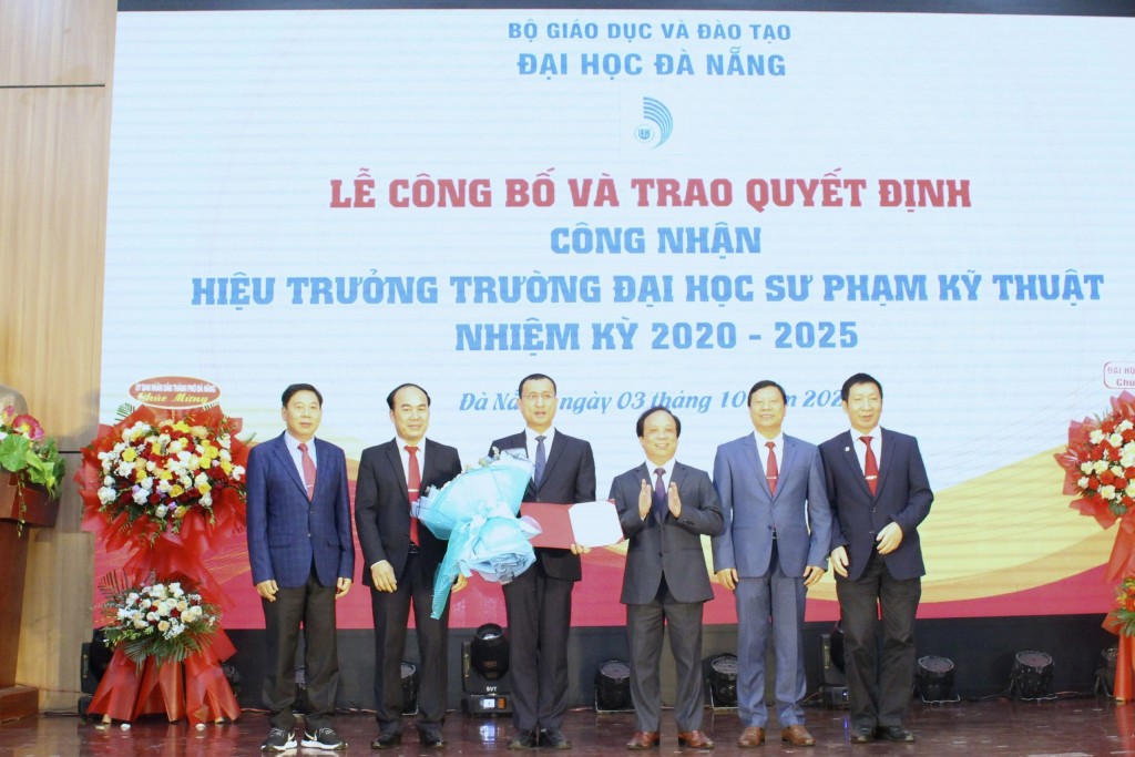 Đại học Đà Nẵng công bố và trao quyết định công nhận Hiệu trưởng trường Đại học Sư phạm Kỹ thuật Đà Nẵng