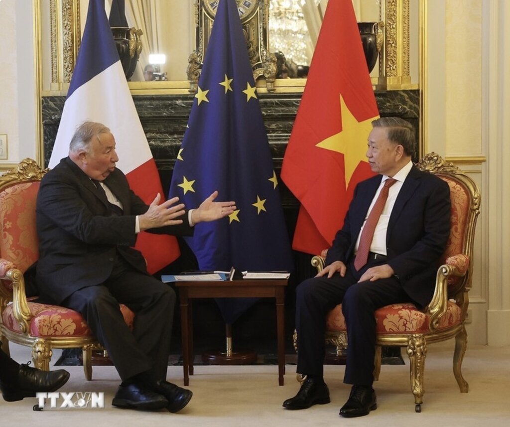 Chủ tịch Thượng viện vui mừng chia sẻ các Thượng nghị sĩ Pháp đều có tình cảm đặc biệt và lâu bền với Việt Nam. Ảnh: TTXVN
