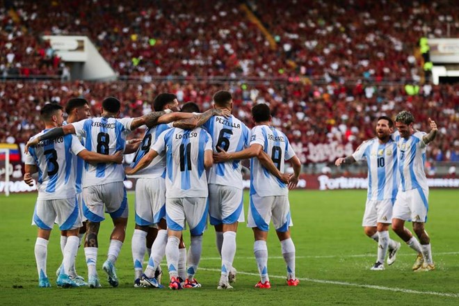 Có Messi, tuyển Argentina vẫn mất điểm trước Venezuela