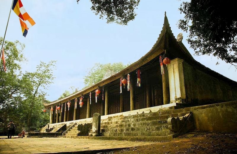 2chua-tram-gian.jpg