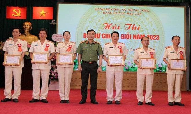 1 Đại tá và 1 Thượng tá Công an được đề nghị xét khen thưởng
