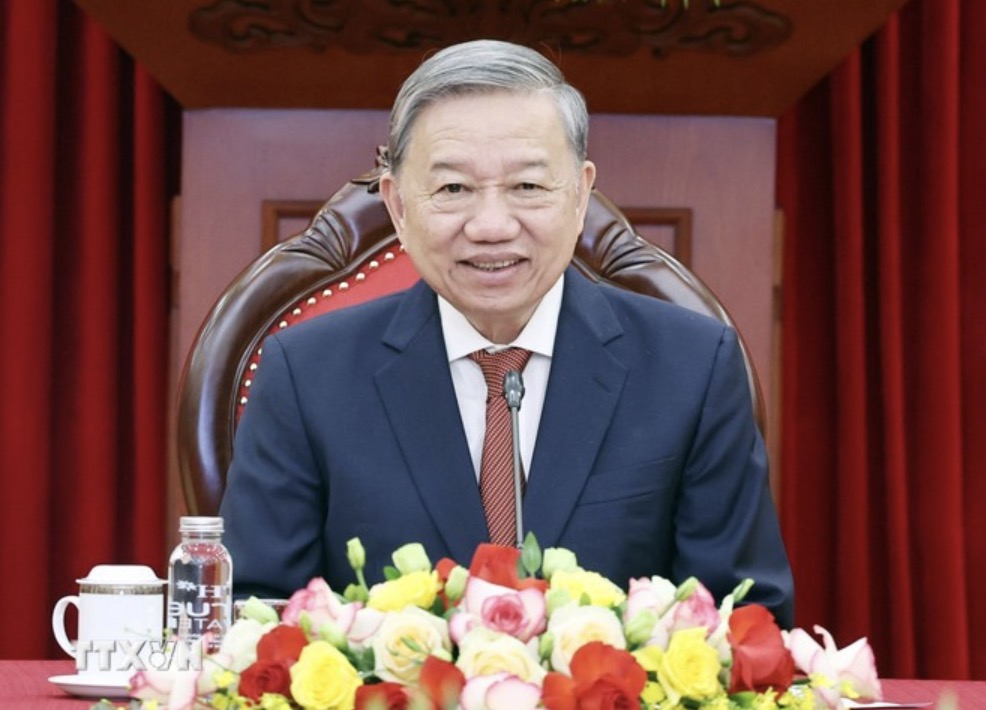 Tổng Bí thư Tô Lâm mời Tổng thống đắc cử Donald Trump thăm lại Việt Nam. Tổng thống đắc cử Donald Trump vui vẻ nhận lời và mời Tổng Bí thư Tô Lâm sang thăm lại Mỹ vào thời gian thích hợp. Ảnh: TTXVN