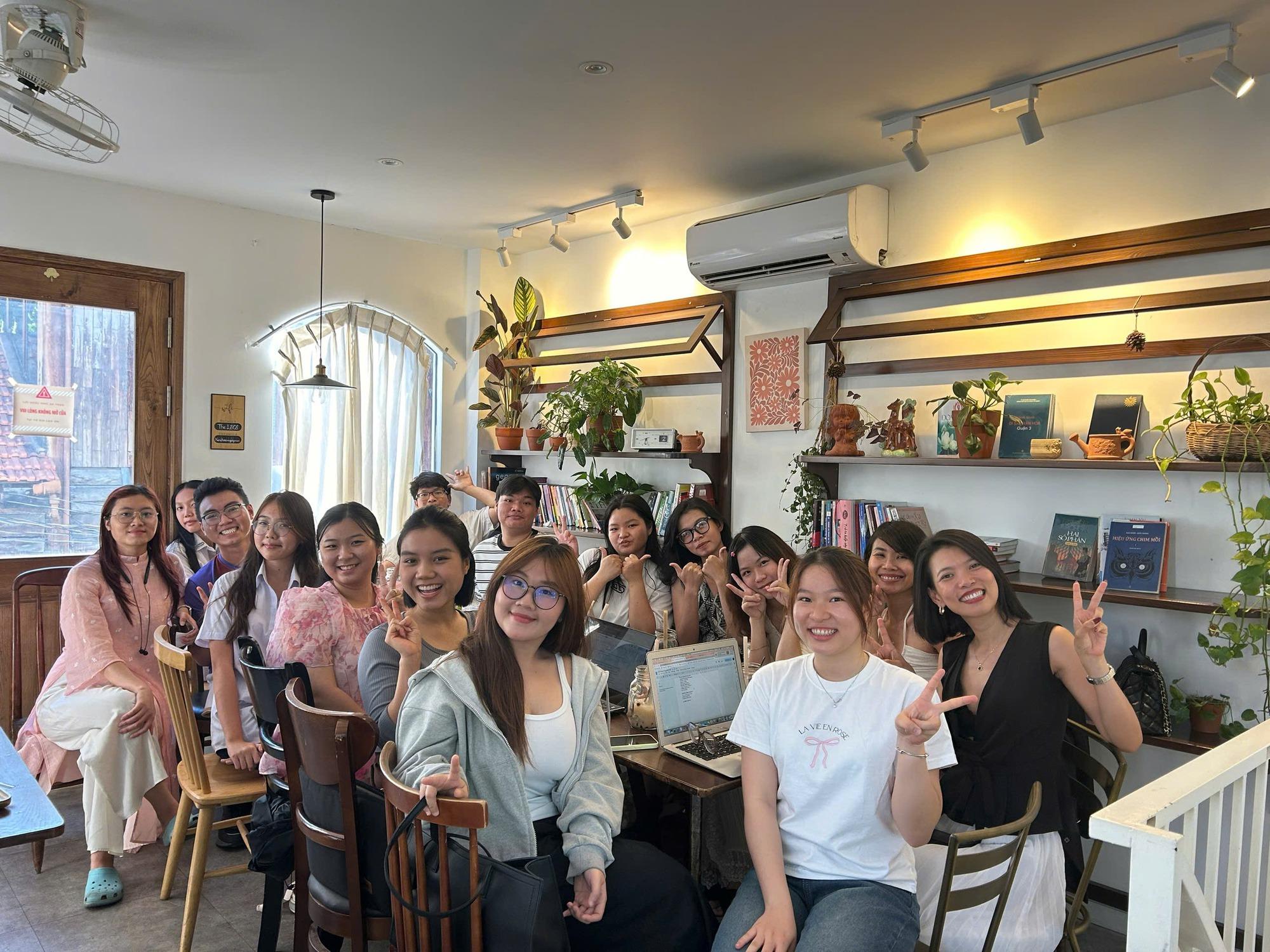 Vết sẹo dài ngày mưa và hành trình 3 năm giúp hàng trăm bệnh nhi ung thư được sưởi ấm- Ảnh 3. Vết sẹo dài ngày mưa và hành trình 3 năm giúp hàng trăm bệnh nhi ung thư được sưởi ấm- Ảnh 3.
