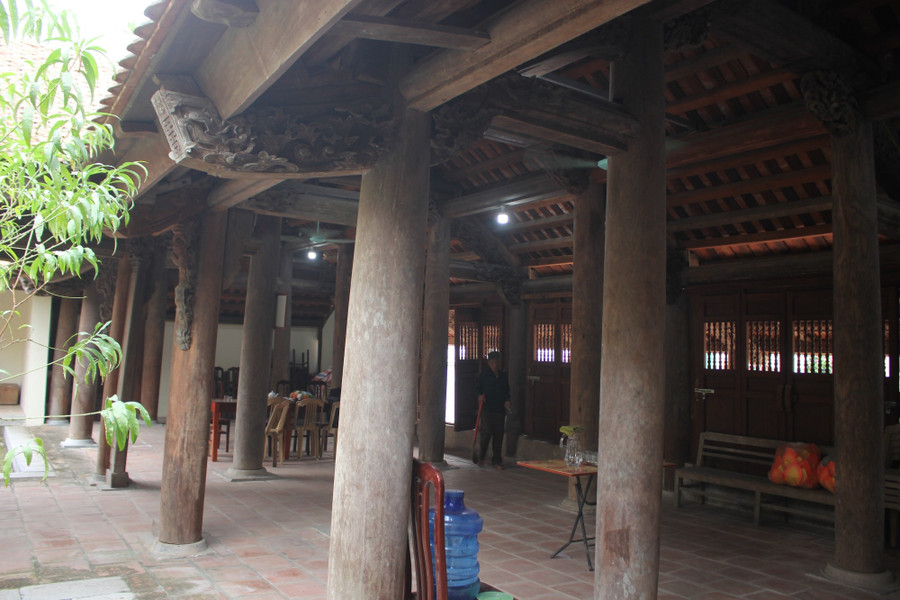 Không gian toà đình ngoài, nơi cách đây 57 năm Bác Hồ trò chuyện cùng cán bộ và nhân dân Thái Bình. ngoi-dinh-mien-que-lua-tung-don-bac-ve-tham-7.jpg