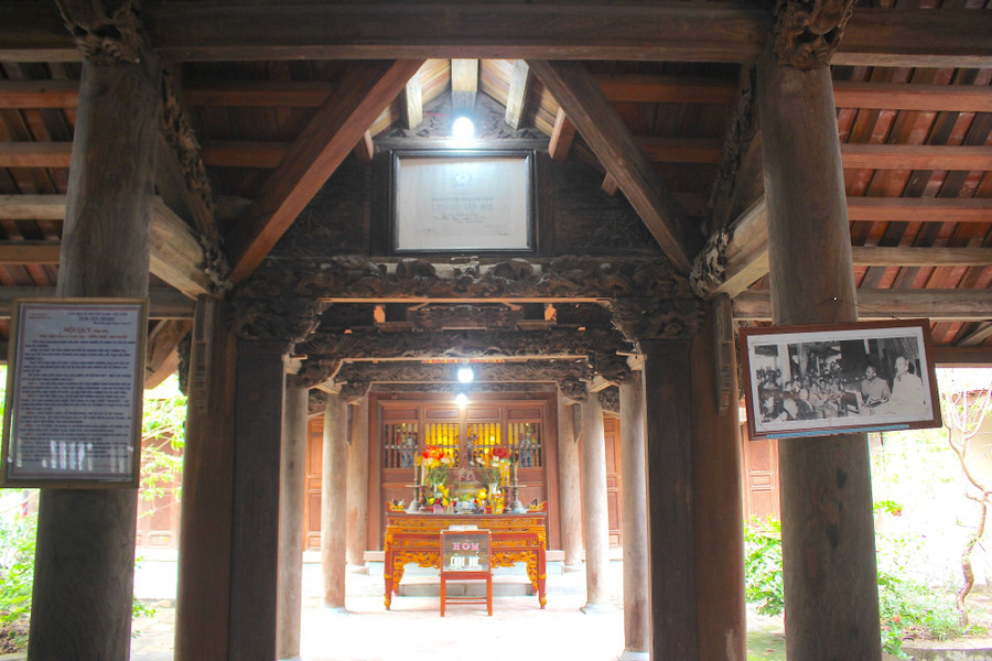 Hiện nay, đình là nơi thờ, tưởng niệm Chủ tịch Hồ Chí Minh và các anh hùng liệt sĩ xã Hiệp Hòa. Năm 1993, đình Phương Cáp được cấp Bằng di tích lịch sử, văn hóa quốc gia. ngoi-dinh-mien-que-lua-tung-don-bac-ve-tham-9.jpg